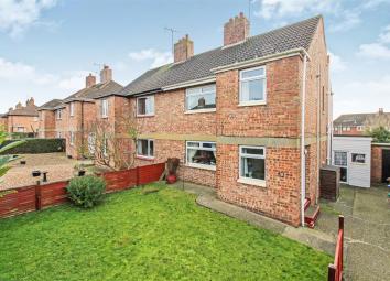 Semi-detached house For Sale in Driffield