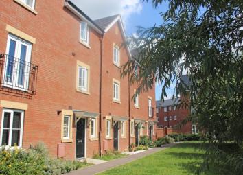 Town house To Rent in Gloucester