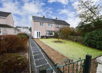 Semi-detached house For Sale in Renfrew
