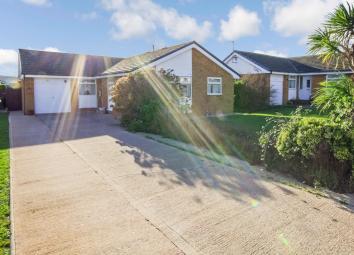 Detached bungalow For Sale in Llandudno