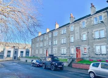 Flat For Sale in Johnstone