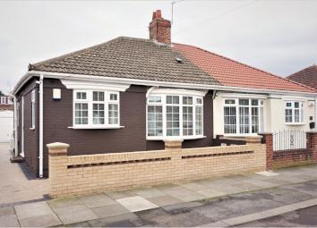 Semi-detached bungalow For Sale in Middlesbrough
