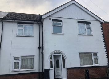 Semi-detached house To Rent in West Bromwich