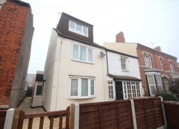 End terrace house For Sale in Lincoln