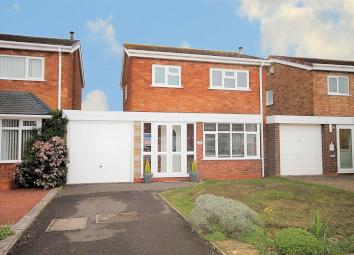 Link-detached house For Sale in Tamworth
