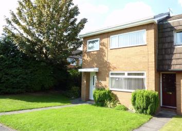 End terrace house To Rent in Warrington