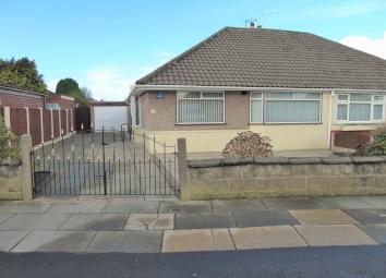 Semi-detached bungalow For Sale in Liverpool