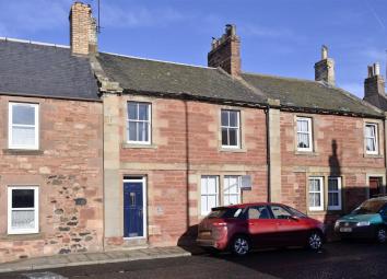 Terraced house For Sale in Duns