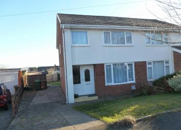 Semi-detached house To Rent in Caerphilly