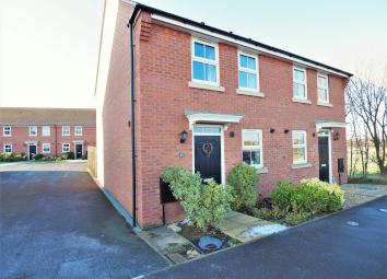 Semi-detached house For Sale in Newark