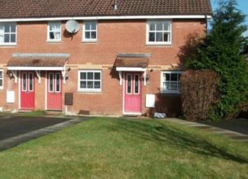 Semi-detached house To Rent in Larkhall