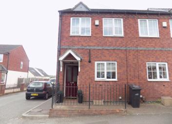 Town house To Rent in Brierley Hill