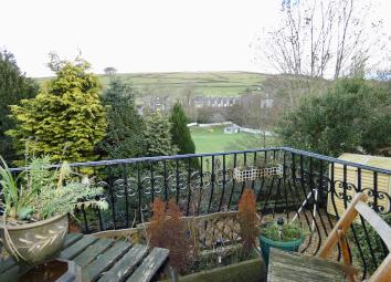 Terraced house For Sale in High Peak