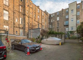 Parking/garage To Rent in Edinburgh