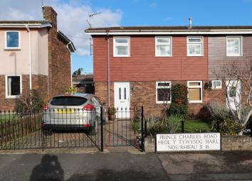 Semi-detached house For Sale in Usk