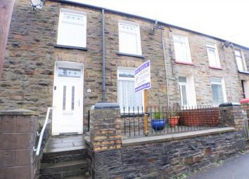 Terraced house For Sale in Pentre