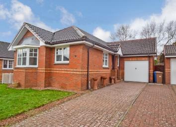 Detached bungalow For Sale in Dunfermline