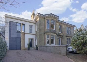 Villa For Sale in Falkirk