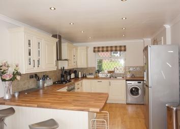 Semi-detached house To Rent in Redditch