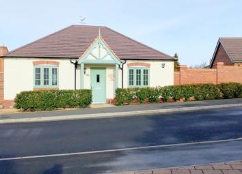 Detached bungalow For Sale in Stratford-upon-Avon