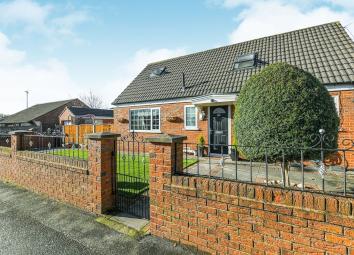 Detached house For Sale in Prescot