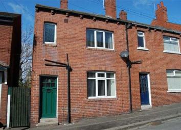 Terraced house To Rent in Wakefield