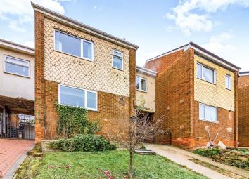 Link-detached house For Sale in Rotherham