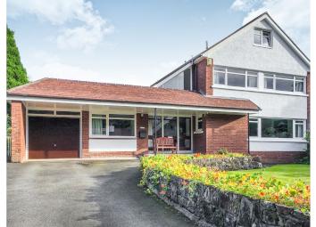 Detached house For Sale in Bridge of Weir