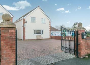 Detached house For Sale in Abergele