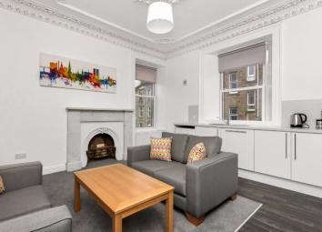 Town house To Rent in Dundee