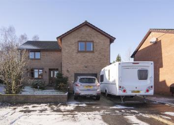 Detached house For Sale in Denny