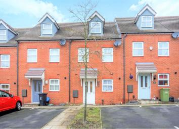 Town house For Sale in Dudley