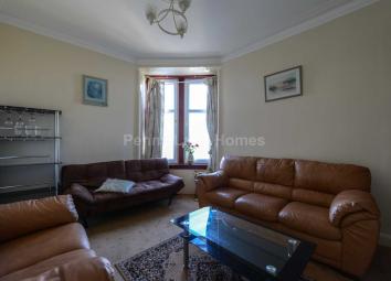 Flat For Sale in Renfrew