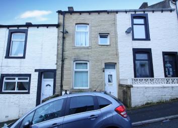 Terraced house For Sale in Colne