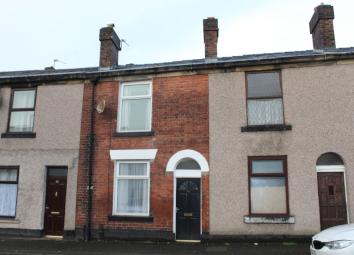 Terraced house To Rent in Bury