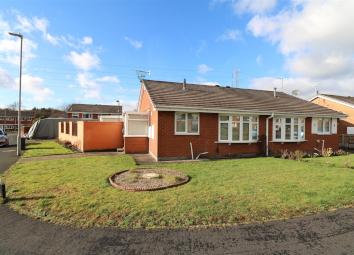 Semi-detached bungalow For Sale in Stoke-on-Trent