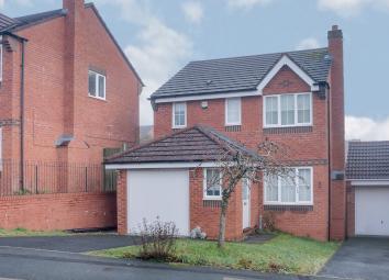 Detached house For Sale in Redditch