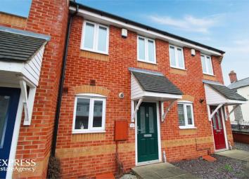 Terraced house For Sale in Cannock
