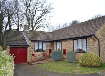 Detached bungalow For Sale in Northampton