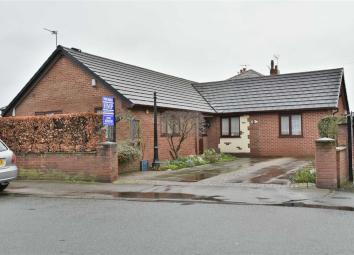 Detached bungalow For Sale in Leigh