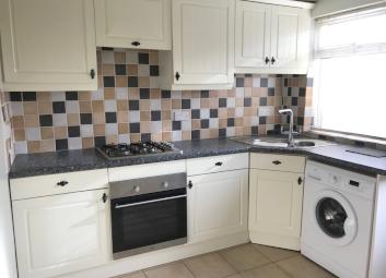 Terraced house To Rent in Ripley