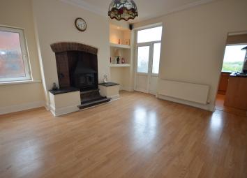 End terrace house To Rent in Darwen