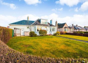 Detached house For Sale in Leven