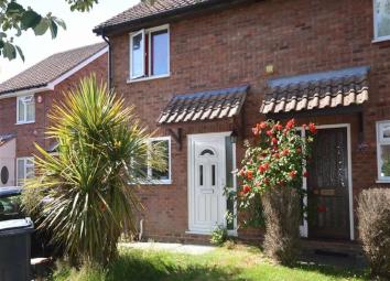 Semi-detached house To Rent in Ashford