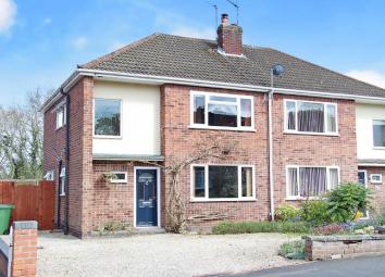 Semi-detached house To Rent in Kenilworth