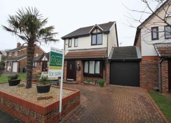Link-detached house For Sale in Wirral
