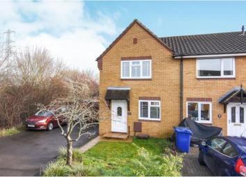End terrace house For Sale in Grays