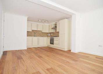 Flat To Rent in East Molesey
