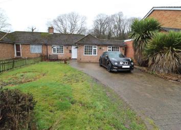 Semi-detached bungalow For Sale in St.albans