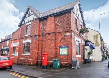End terrace house For Sale in Hyde